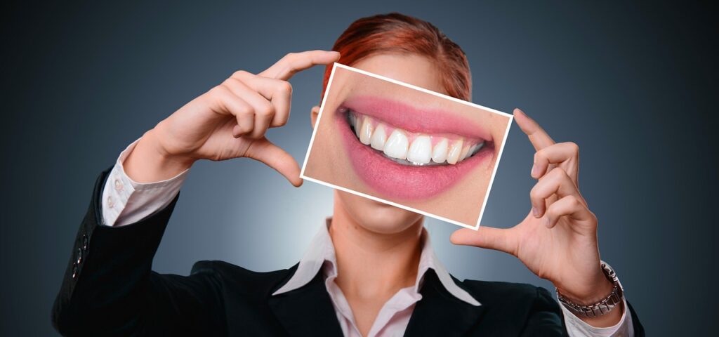 woman, smile, teeth-3498849.jpg